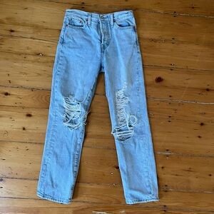 Women’s Levi’s Light Blue Distressed Size 26